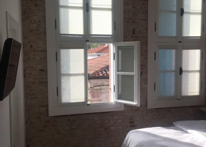 Hotel King Aegeus 2*