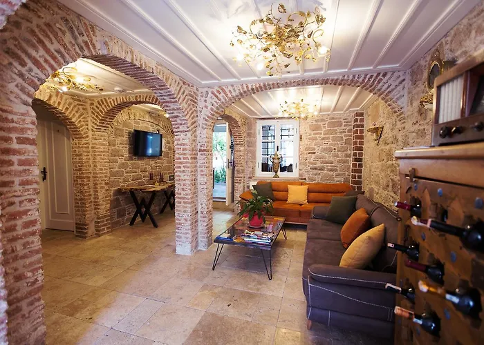 Hotel King Aegeus 2*